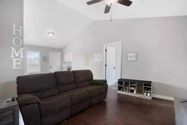 308 Hunter Owens Ct, Oak Grove, KY 42262