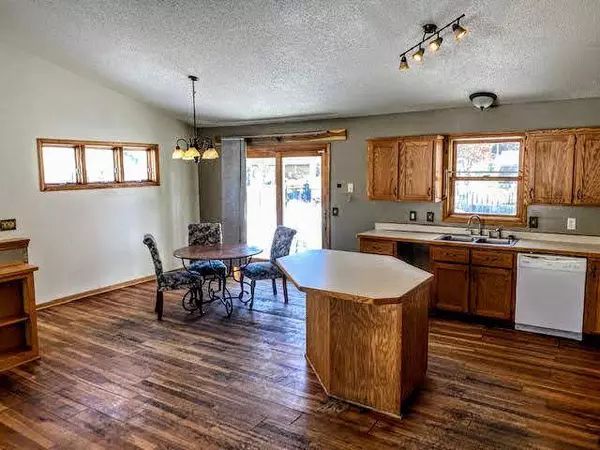 510 Ashland ST N, Cambridge, MN 55008