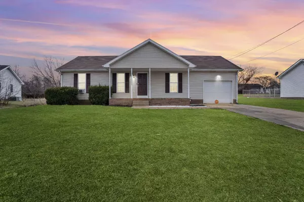 308 Hunter Owens Ct, Oak Grove, KY 42262