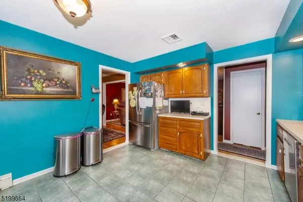 4 F X Downey Ct, Parsippany-troy Hills Twp., NJ 07054