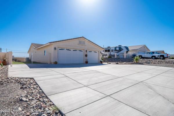 585 Mohican Dr, Lake Havasu City, AZ 86406