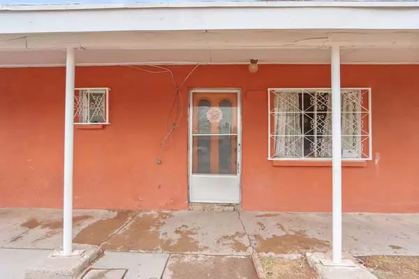 880 DELHI Drive, Socorro, TX 79927