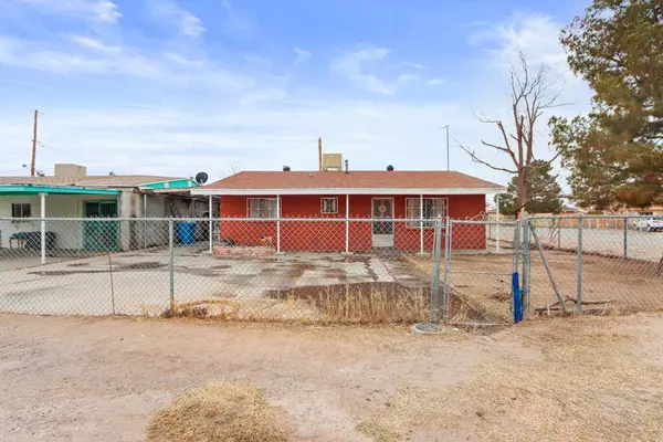 880 DELHI Drive, Socorro, TX 79927