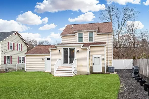 56 Ash St, Danvers, MA 01923