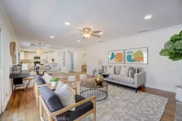 2878 Velasco LN, Costa Mesa, CA 92626