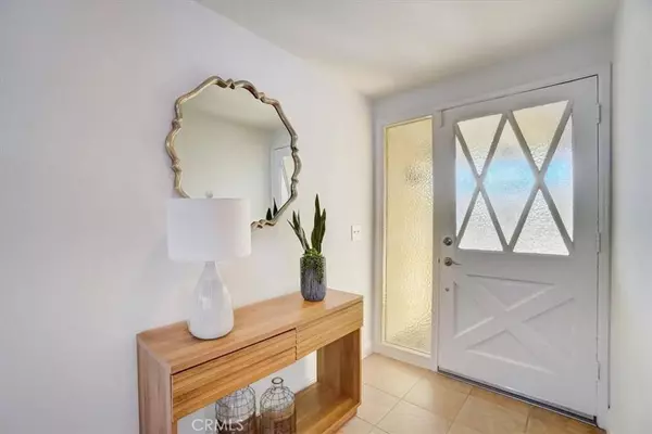 2878 Velasco LN, Costa Mesa, CA 92626