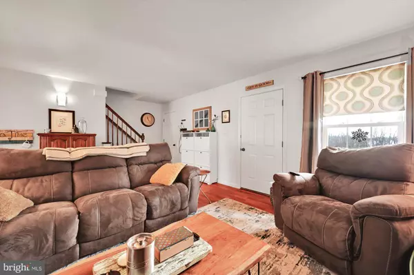 49 BEVERLY DR, Myerstown, PA 17067