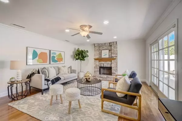 2878 Velasco LN, Costa Mesa, CA 92626