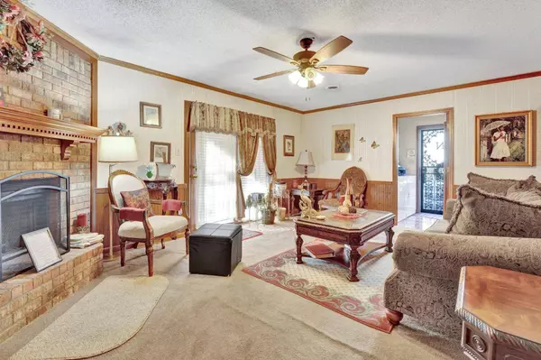 4811 BARKSHIRE DR, Memphis, TN 38141