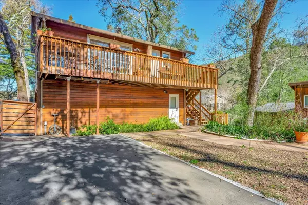 111 Carmel WAY, Portola Valley, CA 94028