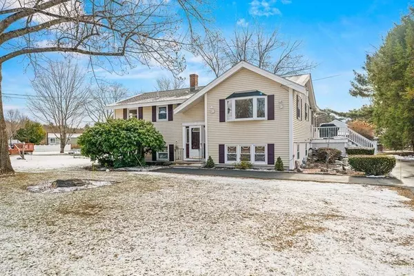 44 Mullen Ln, Dracut, MA 01826