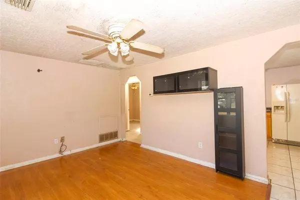 147 DELEON RD, Debary, FL 32713