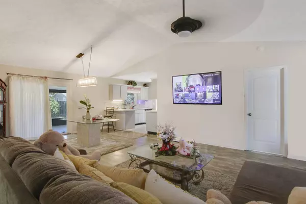 5704 Myrtle DR, Fort Pierce, FL 34982