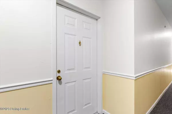 8506 Ambrosse Ln 208, Louisville, KY 40299