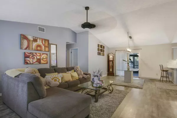 5704 Myrtle DR, Fort Pierce, FL 34982