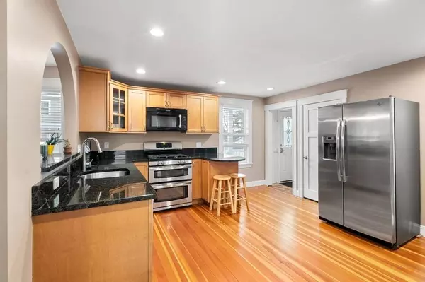 15 Columbia Rd, North Andover, MA 01845