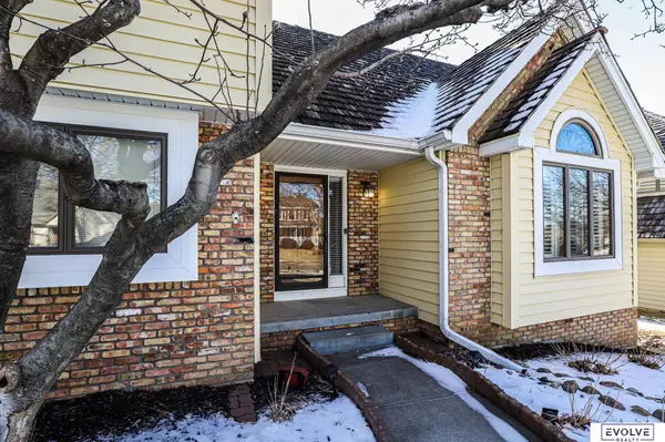 10415 Monroe Street, Omaha, NE 68127