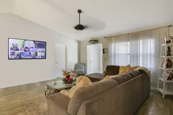 5704 Myrtle DR, Fort Pierce, FL 34982