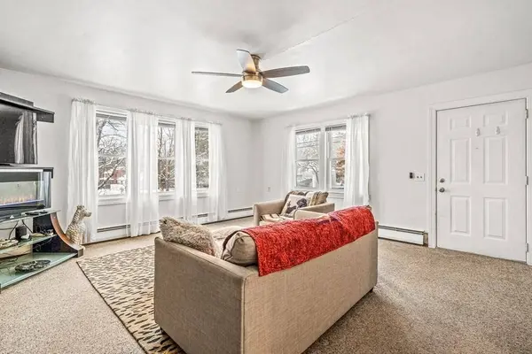 57 Woburn St, Methuen, MA 01844