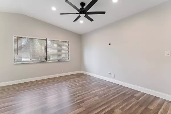 9 Whitehall WAY, Boynton Beach, FL 33436