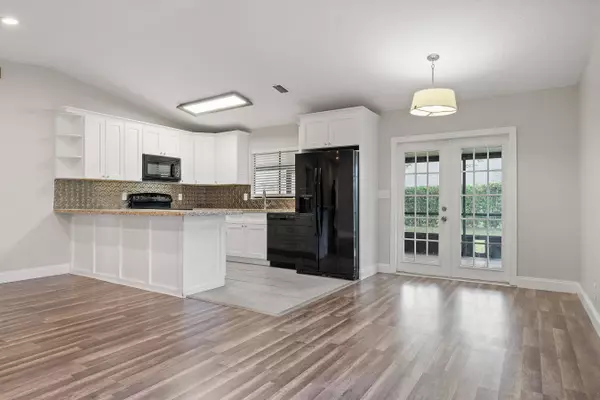 9 Whitehall WAY, Boynton Beach, FL 33436