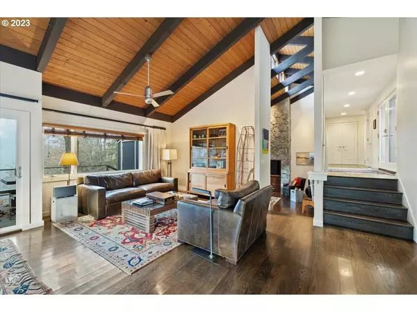 21300 S GRAPEVINE RD, West Linn, OR 97068