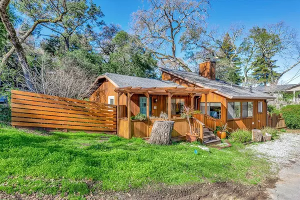 111 Carmel WAY, Portola Valley, CA 94028