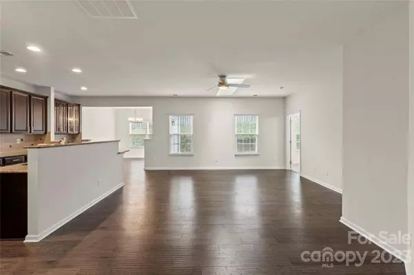 128 Alborn DR, Mooresville, NC 28115