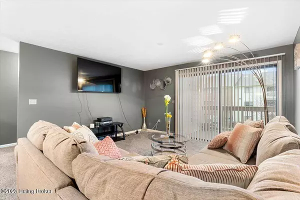 8506 Ambrosse Ln 208, Louisville, KY 40299