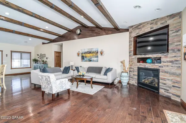 188 DESIREE Drive, Grand Forks, ND 58201