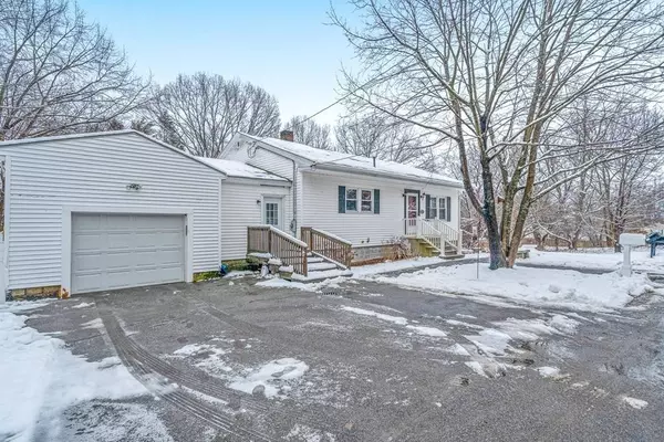 57 Woburn St, Methuen, MA 01844