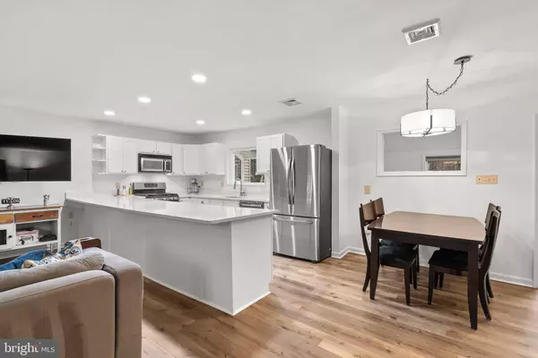 1556 DENNIS RD, Shady Side, MD 20764