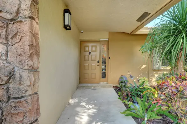 817 NW 23rd LN, Delray Beach, FL 33445