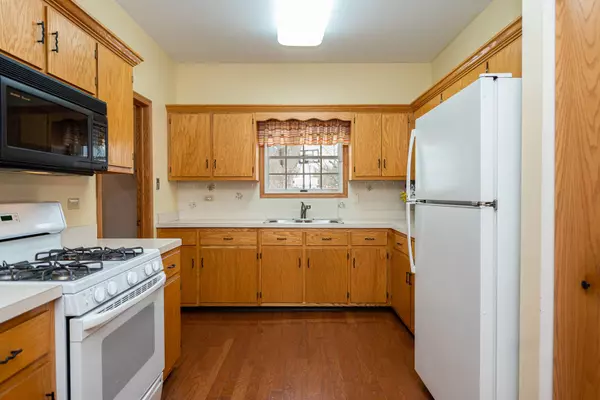 1084 Chovan DR #1084, Joliet, IL 60435