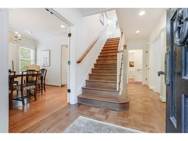 232 SW MARCONI AVE, Portland, OR 97205