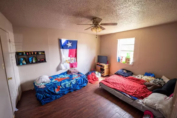 475 Locust Street, Point, TX 75472