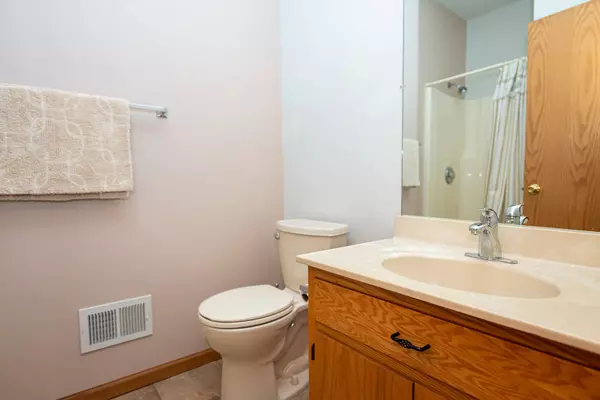 1084 Chovan DR #1084, Joliet, IL 60435