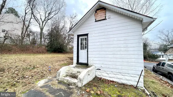 25 OSBORNE AVE, Pine Hill, NJ 08021