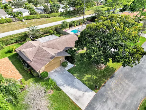 817 NW 23rd LN, Delray Beach, FL 33445