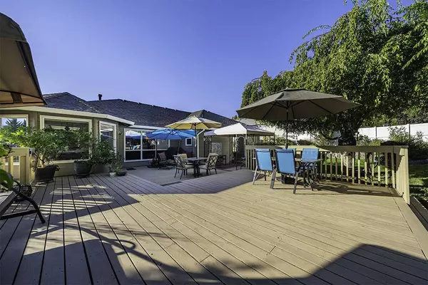 5648 Cherry LN, Medford, OR 97504