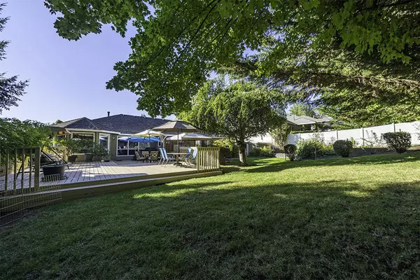 5648 Cherry LN, Medford, OR 97504