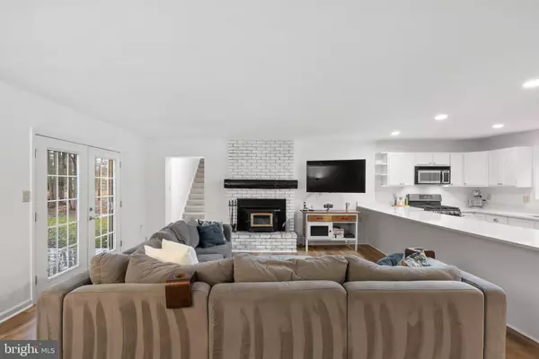 1556 DENNIS RD, Shady Side, MD 20764