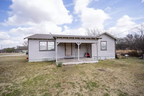 475 Locust Street, Point, TX 75472