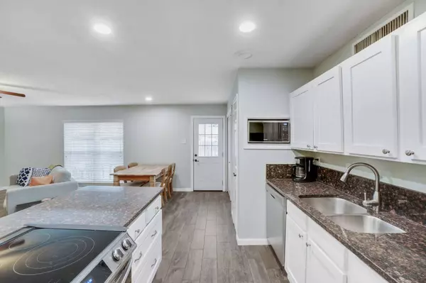 5201 Runyon Drive, The Colony, TX 75056