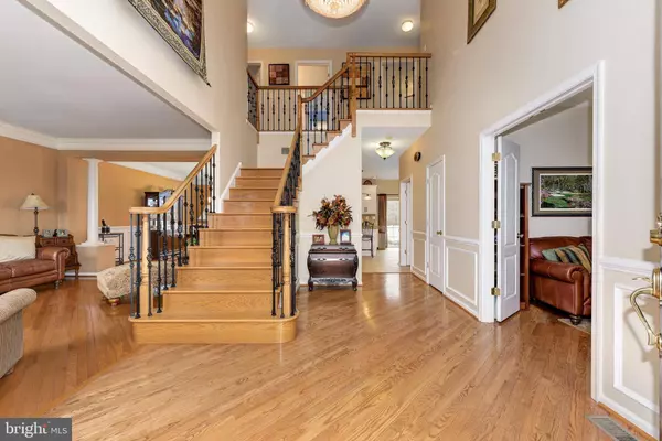 34 TARA DR, Mount Laurel, NJ 08054