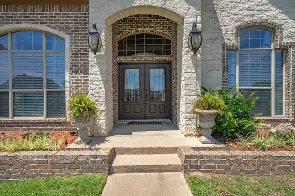 1512 Camden Court, Lindale, TX 75771