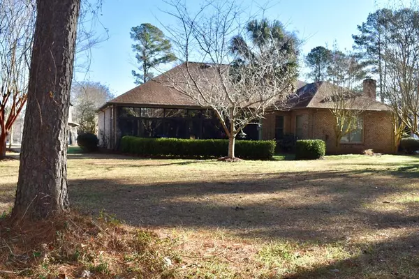 237 Plantation Dr., Manning, SC 29102