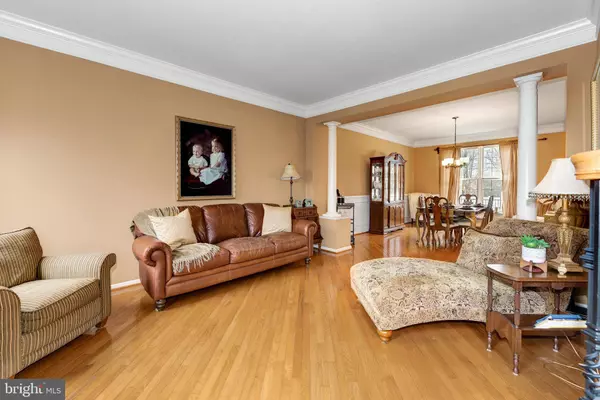 34 TARA DR, Mount Laurel, NJ 08054