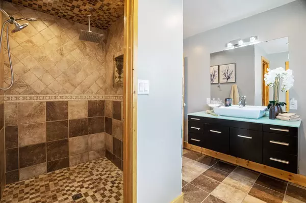 2848 Walnut ST, Los Alamos, NM 87544