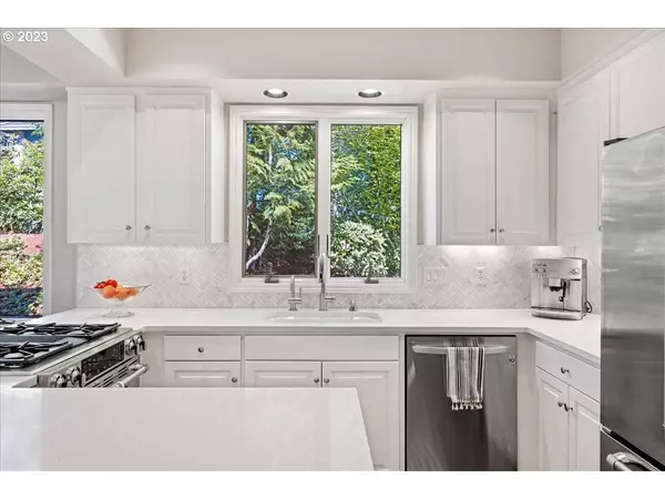 2905 SW COMUS ST, Portland, OR 97219